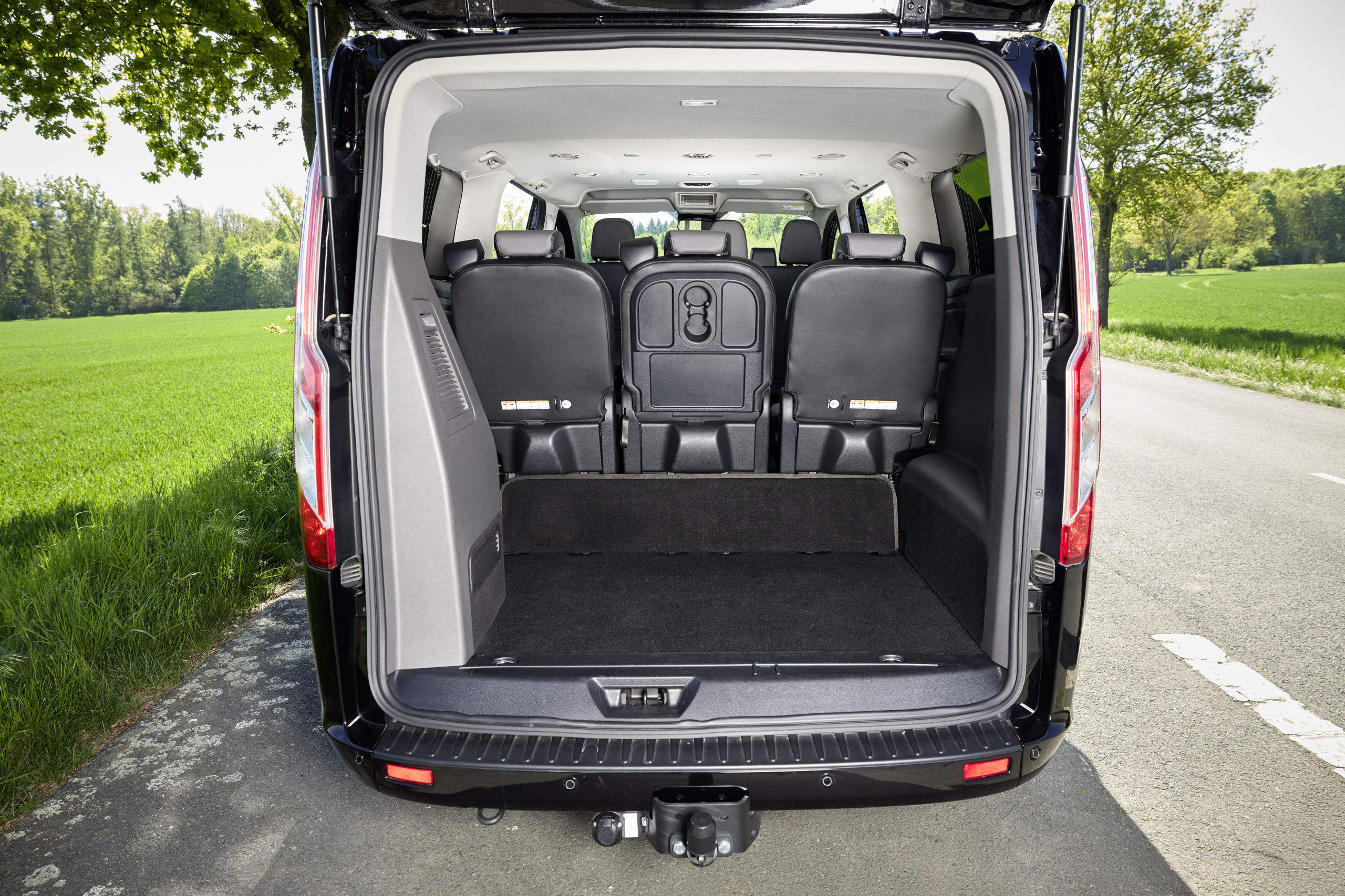 Auto-Bachem-9Sitzer-Kleinbus-8